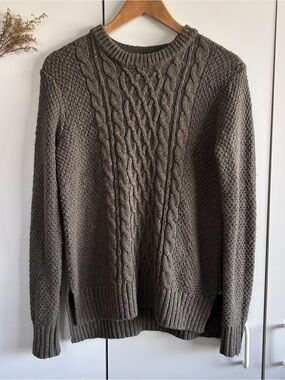 Abercrombie & Fitch Olive Cable Knit Crewneck Sweater • Sz M